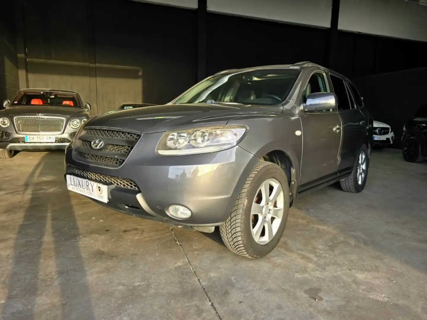 Hyundai SANTA FE 2.2CRDi Comfort F 7pl. Gris - 2