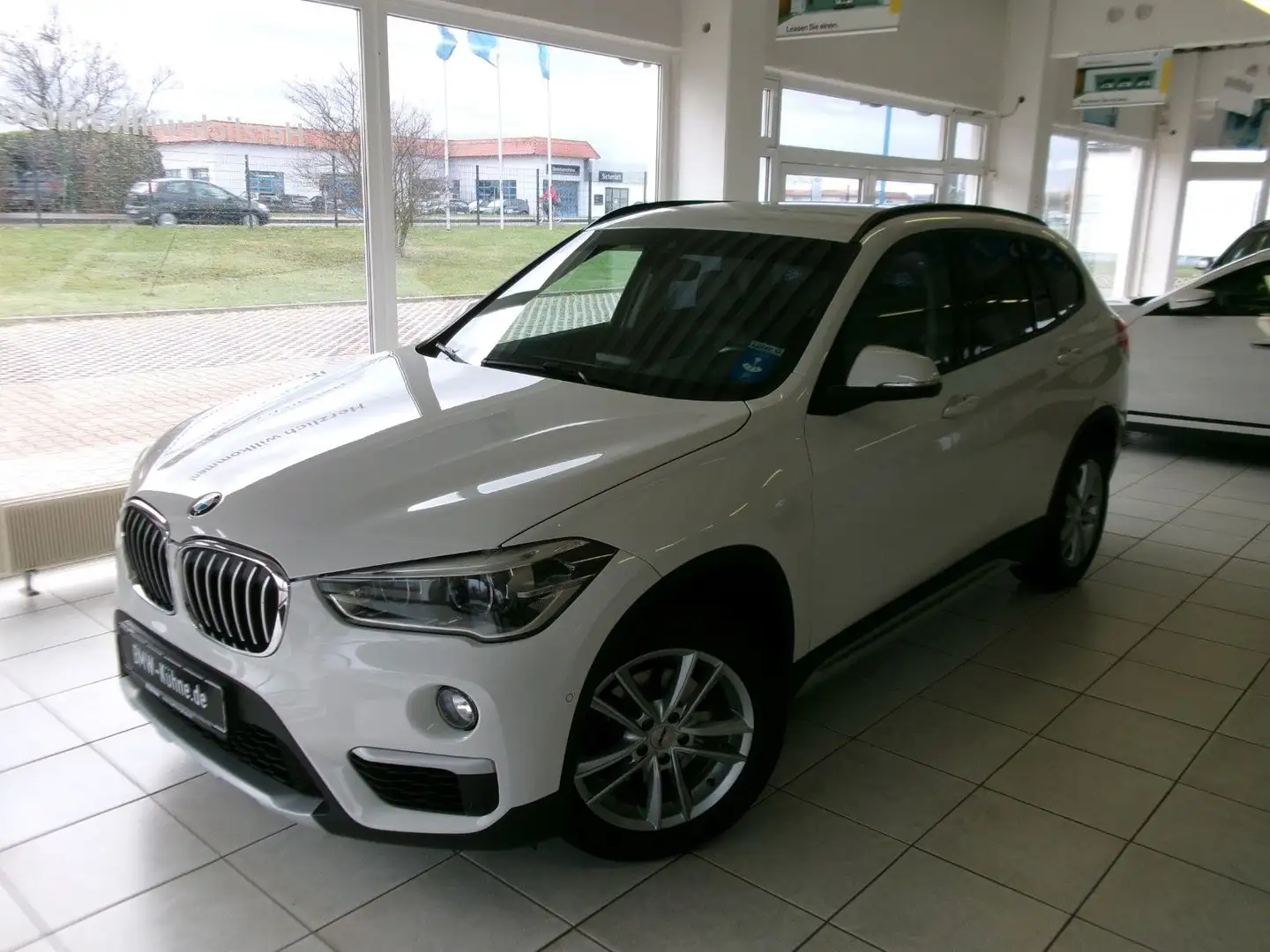 BMW X1 sDrive18i AHZV RFK HiFi AHB LED PAT DAT  EU6 Blanc - 1