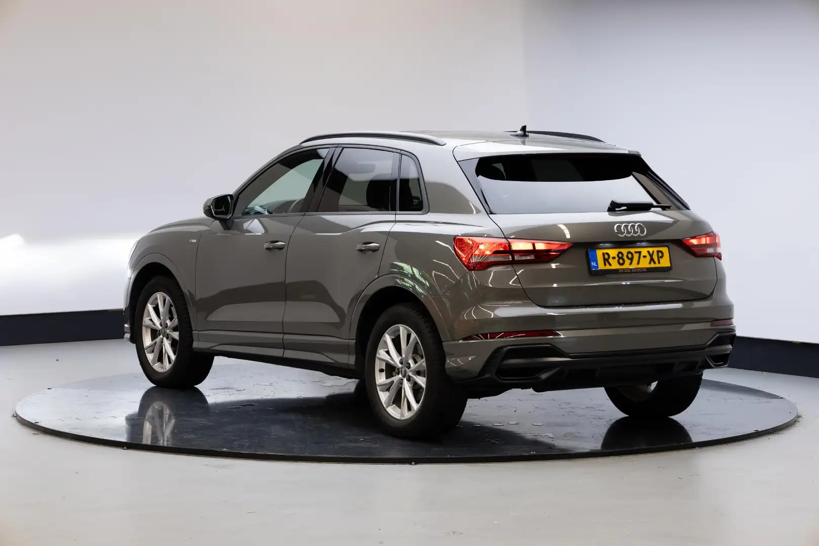Audi Q3 35 TFSI Pro Line S | Panoramadak | Trekhaak | Gris - 2