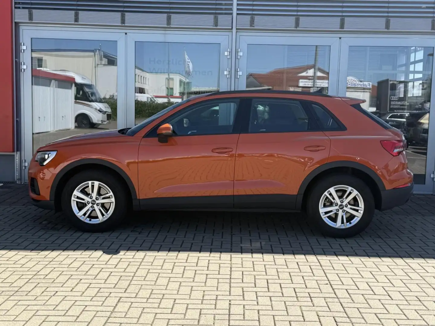 Audi Q3 45 TFSI quattro S-tronic VIRTUAL+NAV+TOTW Klima Orange - 2