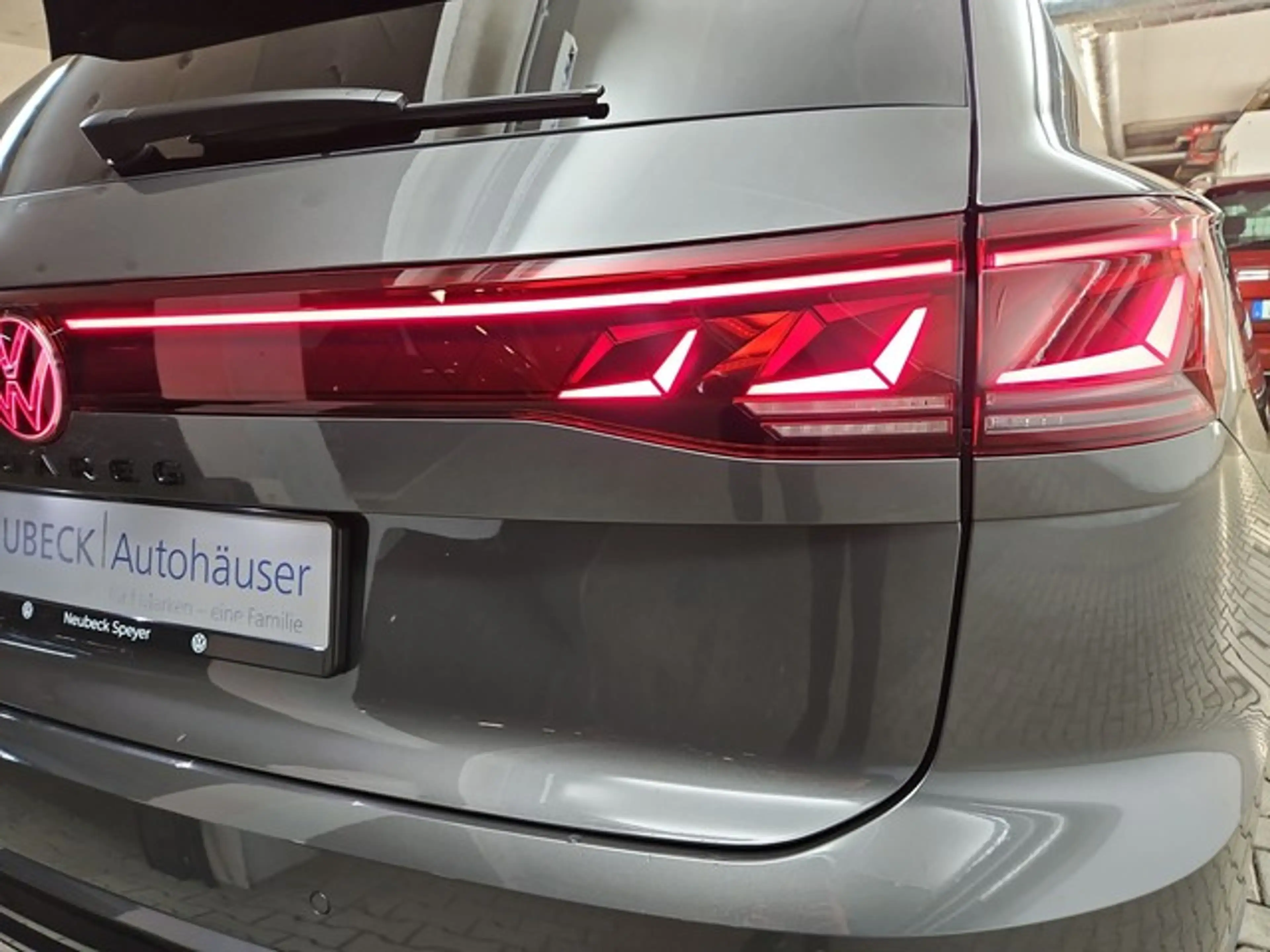 Volkswagen Touareg R-Line Final Edition AHK Leder Dynaudio Massage — photo 12