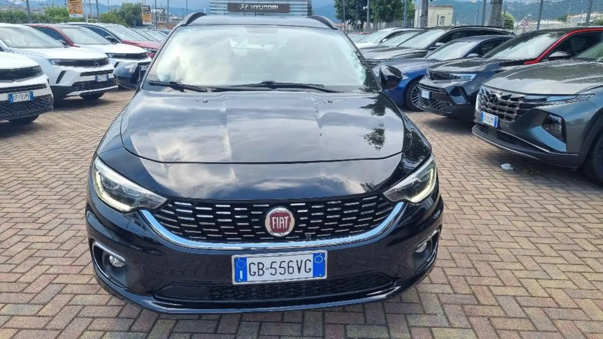 Fiat Tipo 1.6 Mjt S&S SW Lounge Zwart - 1