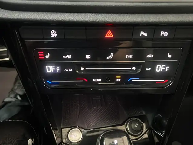 Volkswagen T-Roc view 22