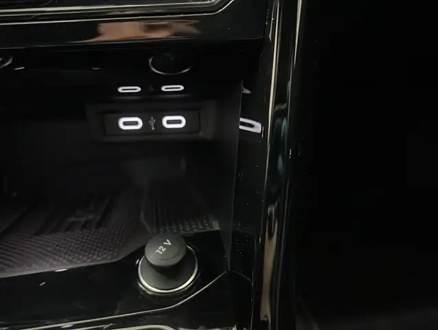 Volkswagen T-Roc view 23