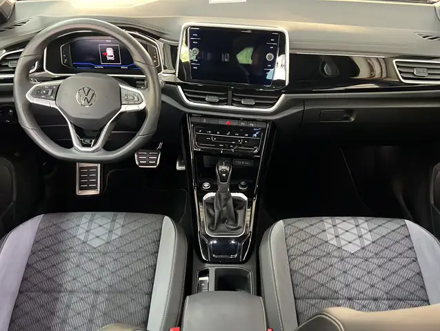 Volkswagen T-Roc view 9