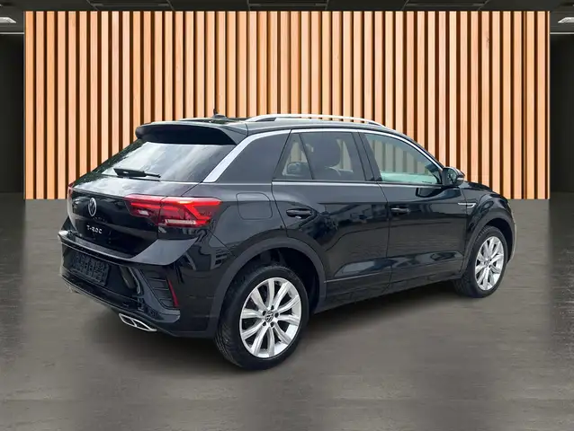 Volkswagen T-Roc view 4