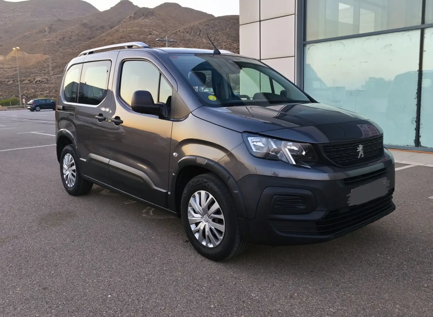 Peugeot Rifter 1.5BlueHDi S&S Long Style 100 Gris - 1