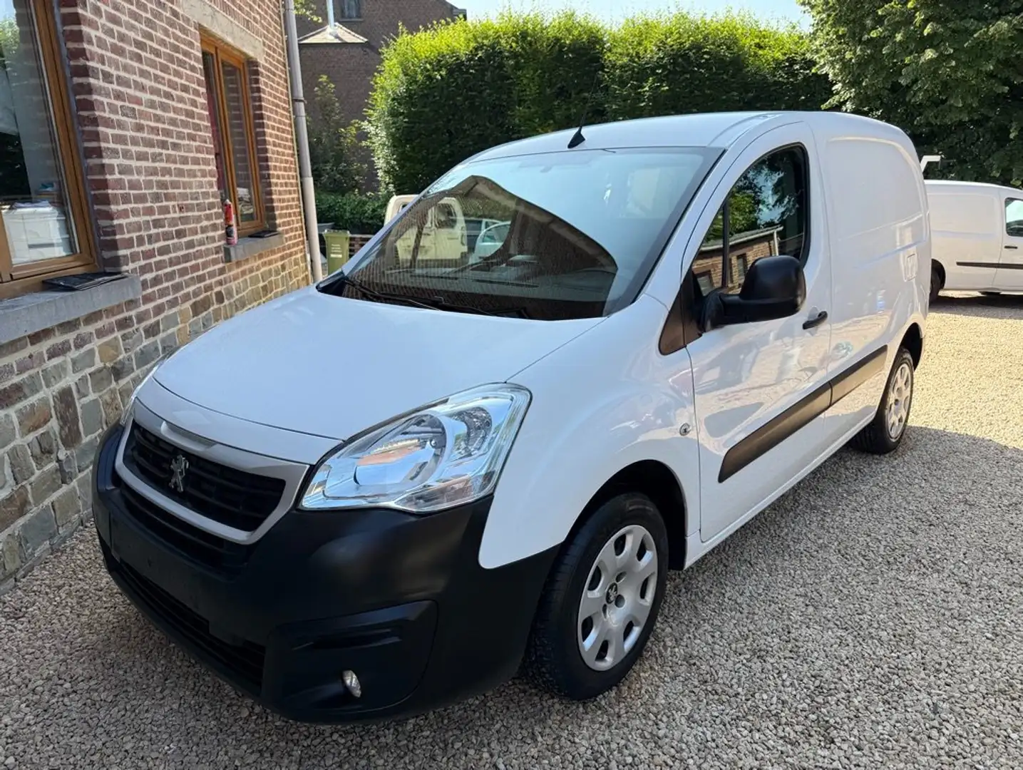Peugeot Partner 1600 HDI 100cv UTILITAIRE AUTOMATIQUE NAVI/AIRCO Blanc - 1