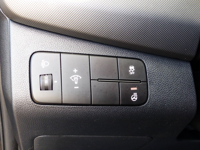 Hyundai i10 Alufelgen+Lenkradheizung+Sitzheizung+elektrische Fensterheber vorne und hinten+ elektrische Seitenspiegel — photo 9
