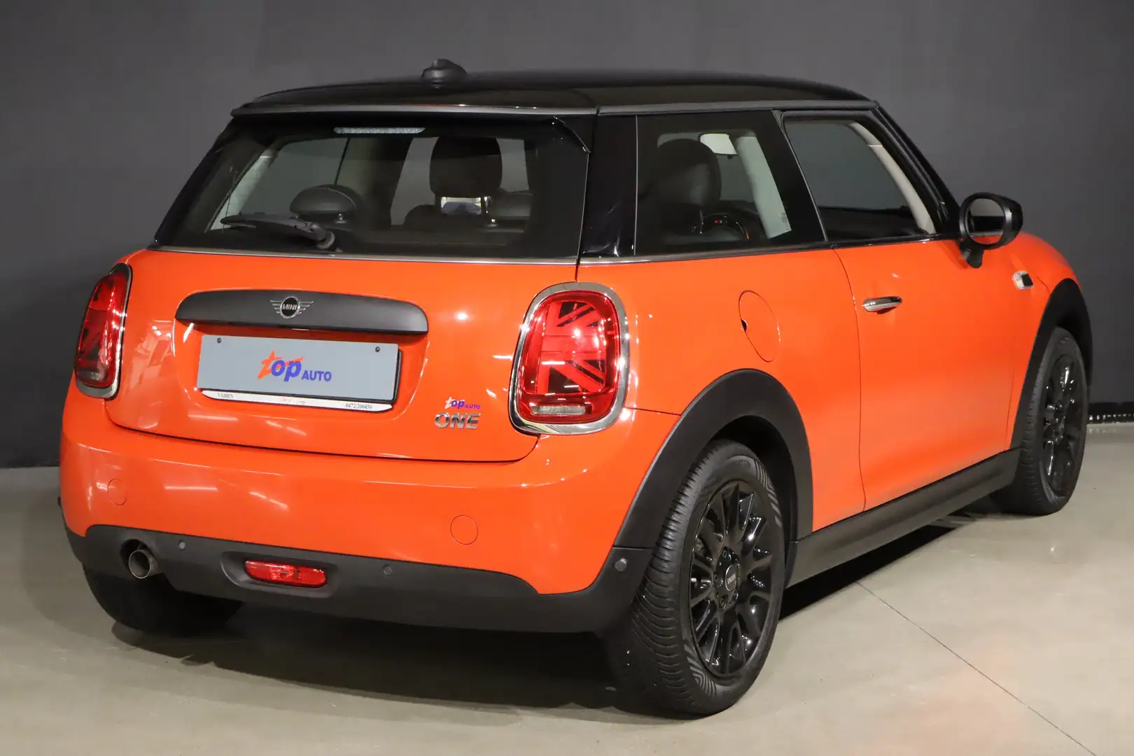 MINI One 1.5 102 CV LED SEDILI SPORTIVI PELLE - ACC Arancione - 2