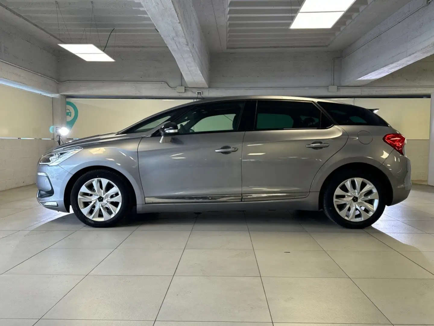 DS Automobiles DS 5 BlueHDi 120 Auto So Chic Grigio - 2