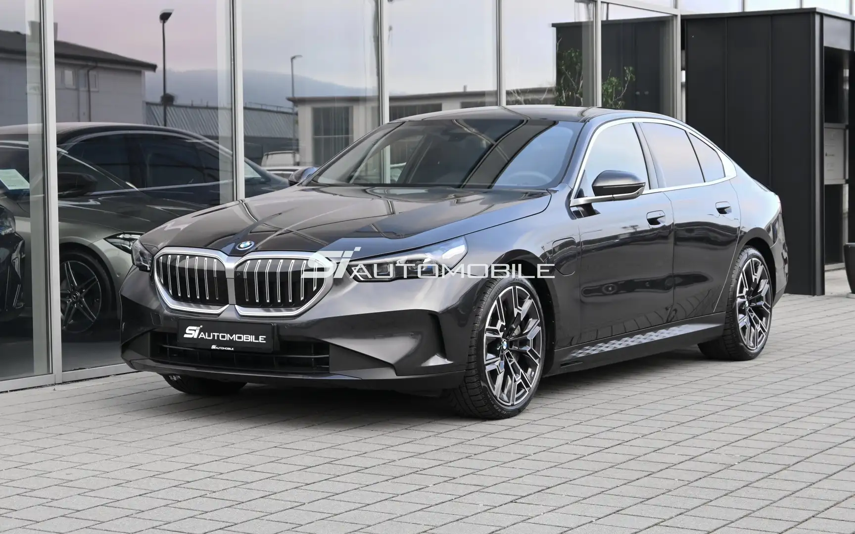 BMW 550 e xDr. *UVP 105.960€*AD.M-FAHRWERK-PROF*MERINO* Grau - 1