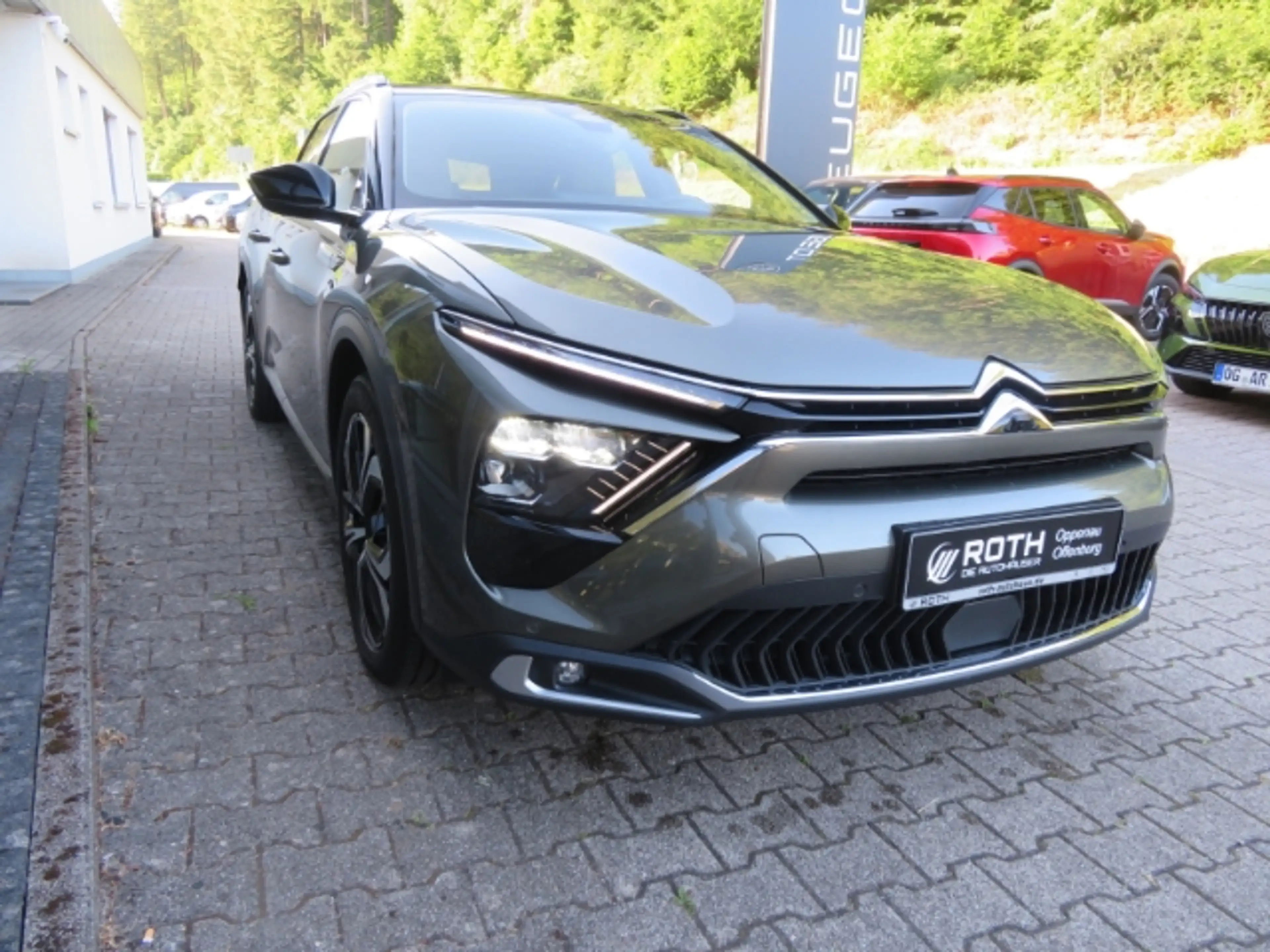 Citroen C5 X Hybrid 225 Start&Stopp e-EAT8 SHINE PACK HUD Navi — photo 3