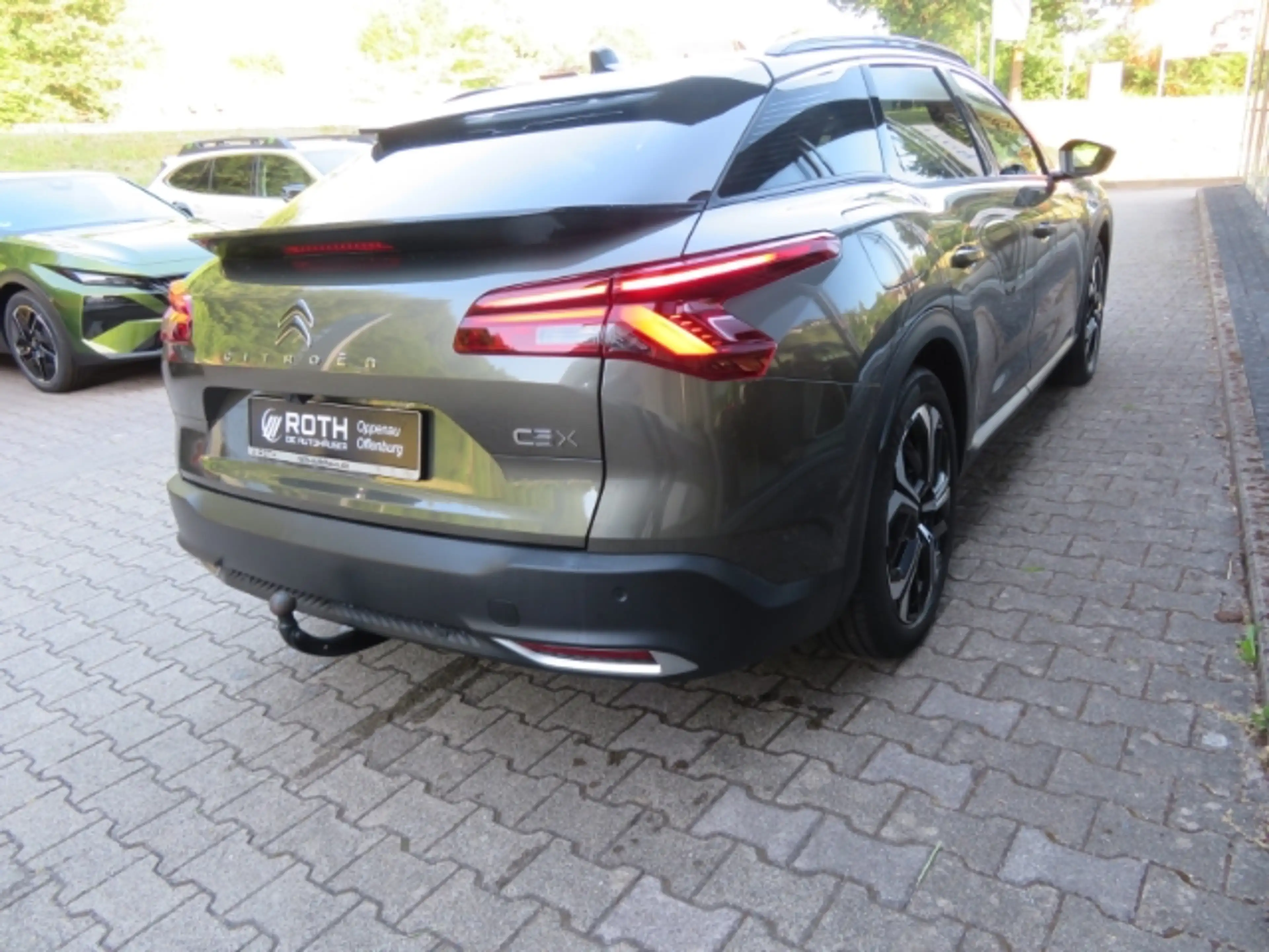Citroen C5 X Hybrid 225 Start&Stopp e-EAT8 SHINE PACK HUD Navi — photo 5