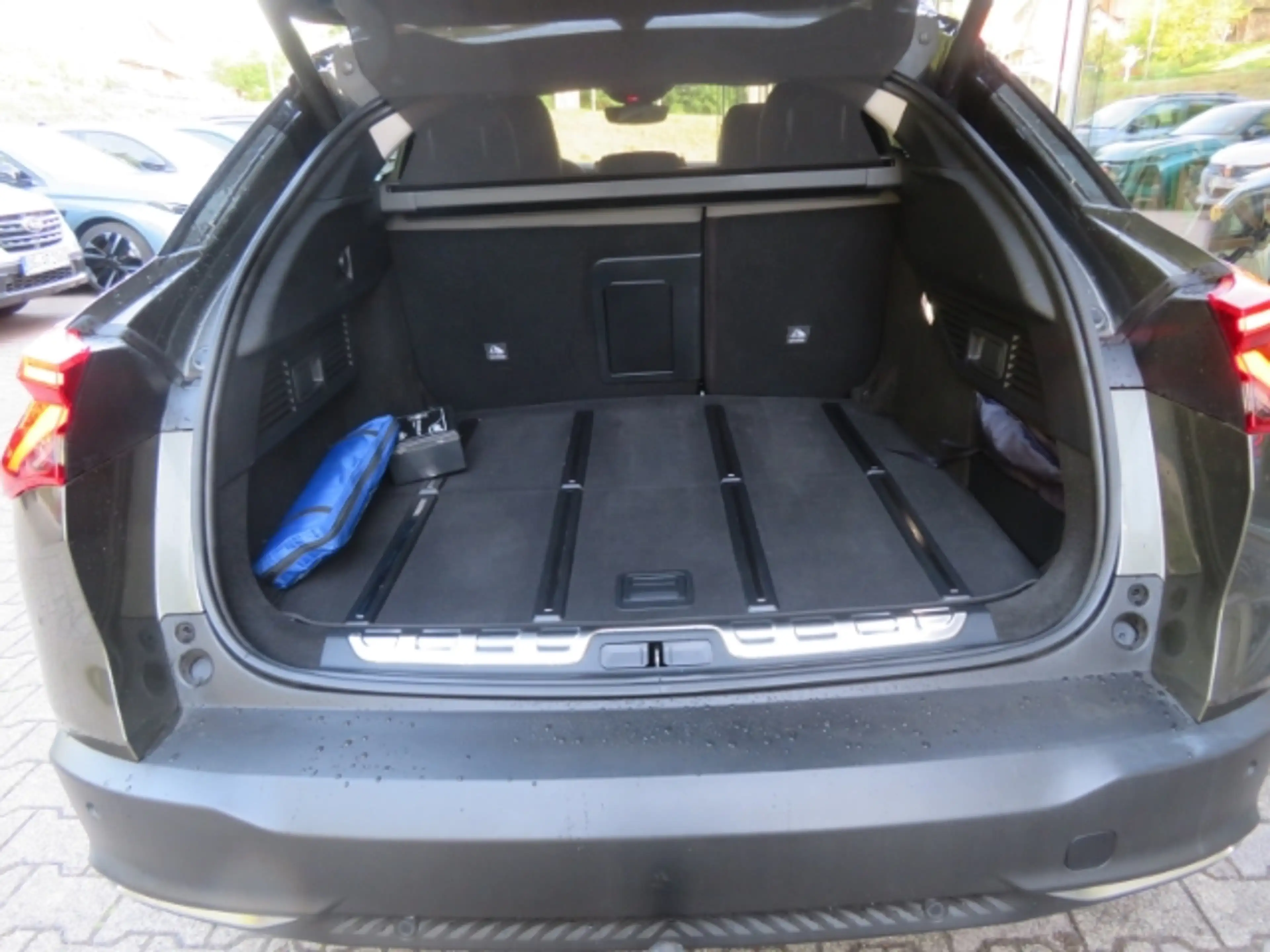 Citroen C5 X Hybrid 225 Start&Stopp e-EAT8 SHINE PACK HUD Navi — photo 8