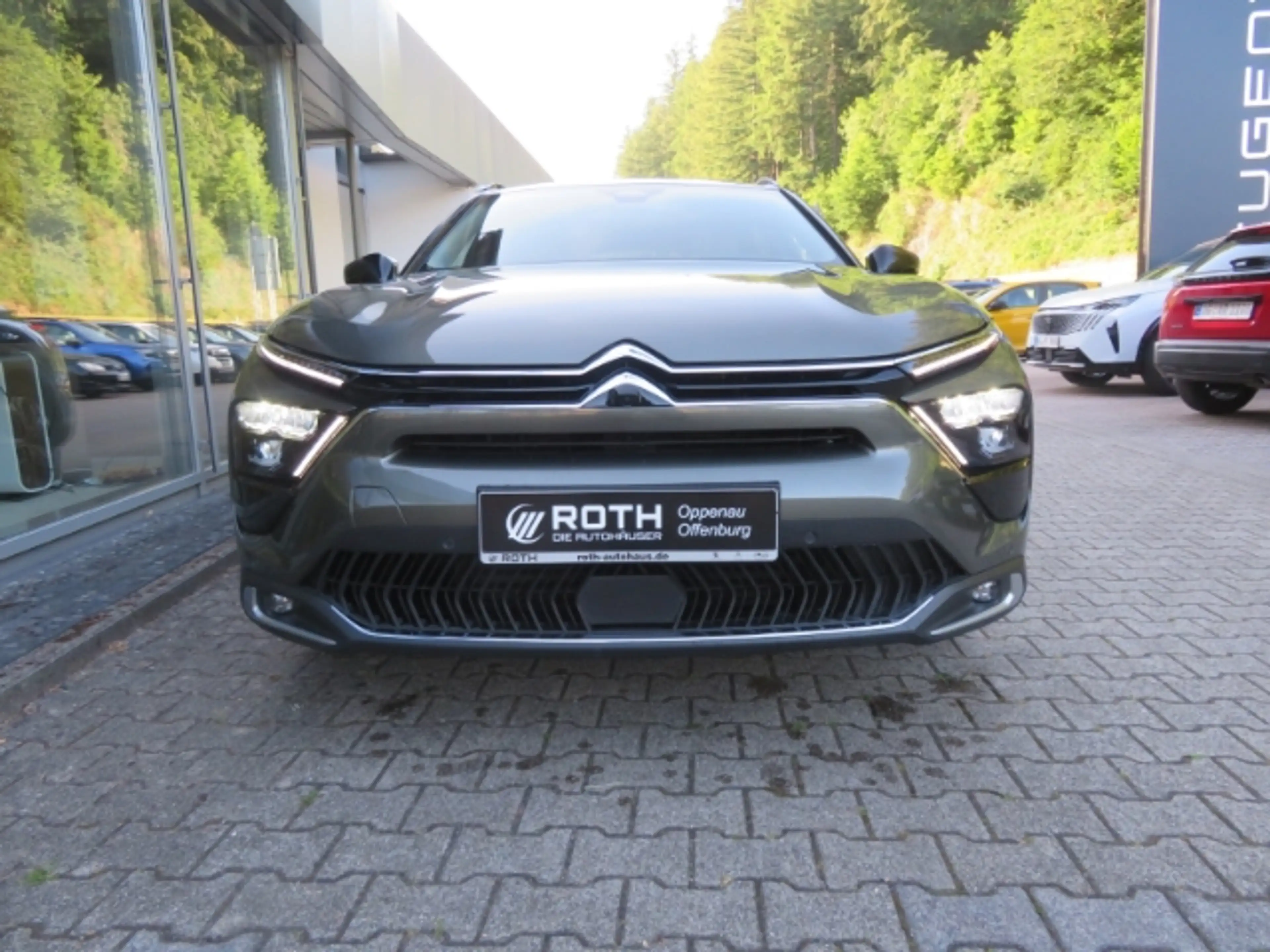 Citroen C5 X Hybrid 225 Start&Stopp e-EAT8 SHINE PACK HUD Navi — photo 2