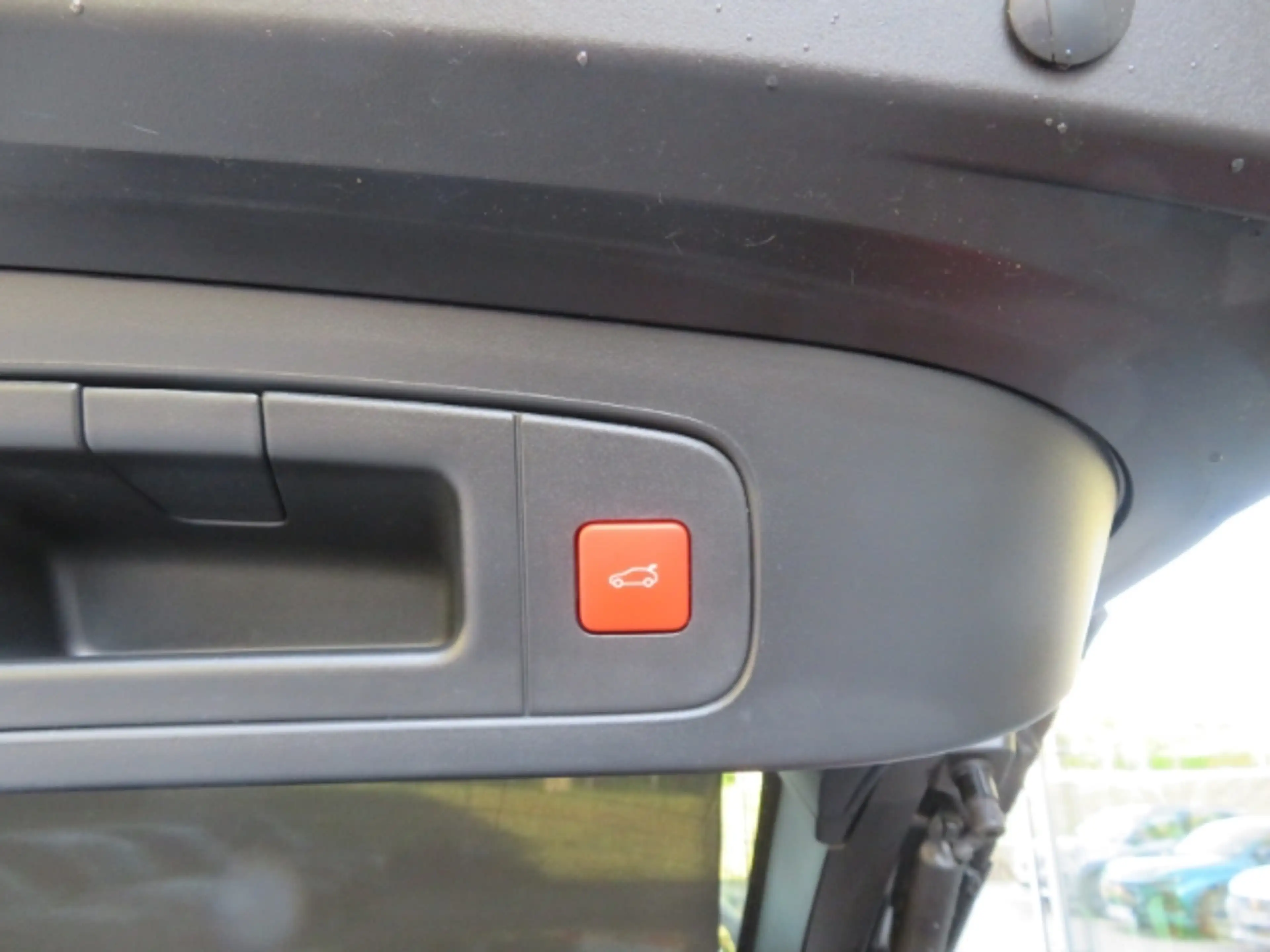 Citroen C5 X Hybrid 225 Start&Stopp e-EAT8 SHINE PACK HUD Navi — photo 9