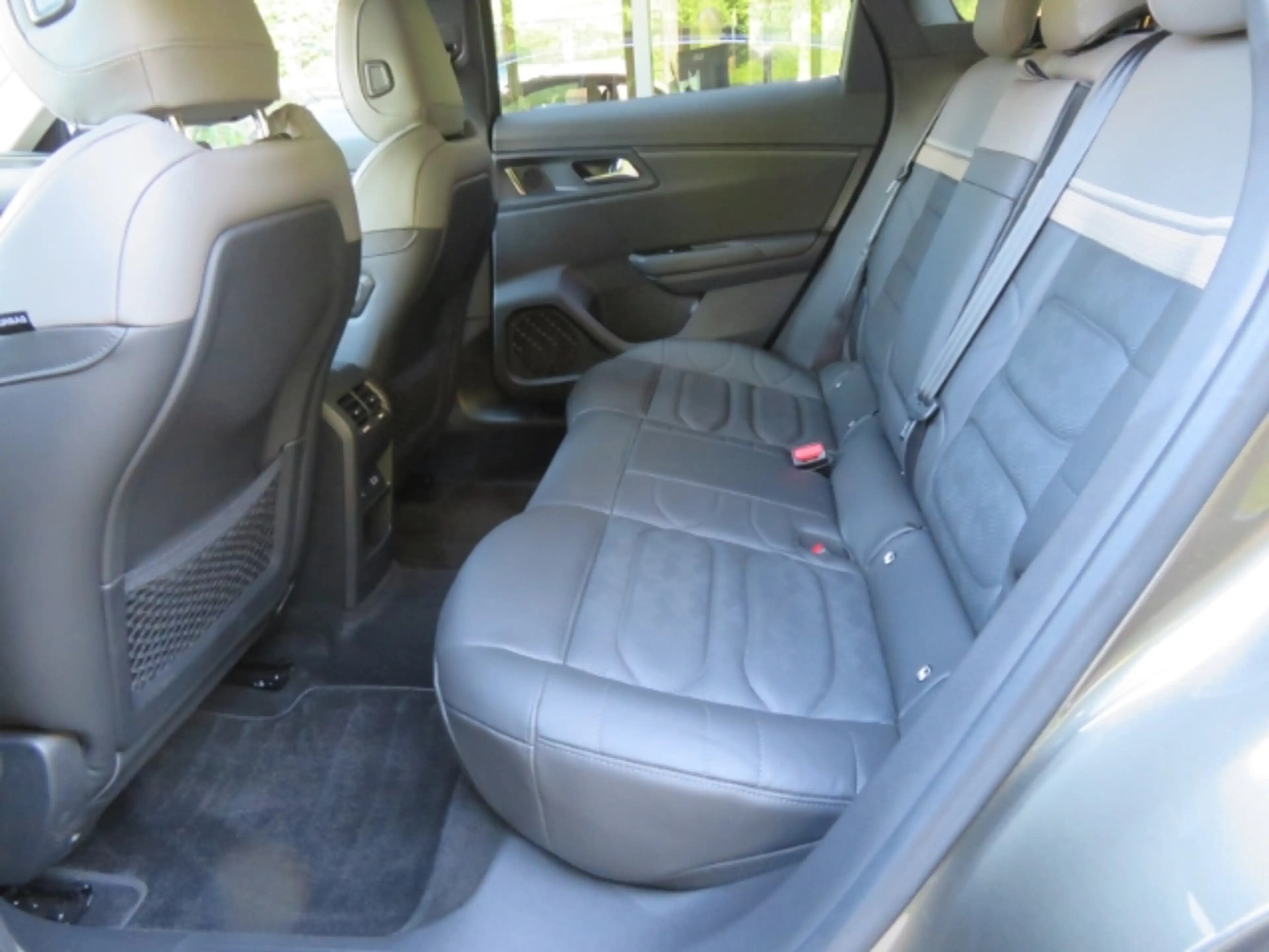Citroen C5 X Hybrid 225 Start&Stopp e-EAT8 SHINE PACK HUD Navi — photo 10