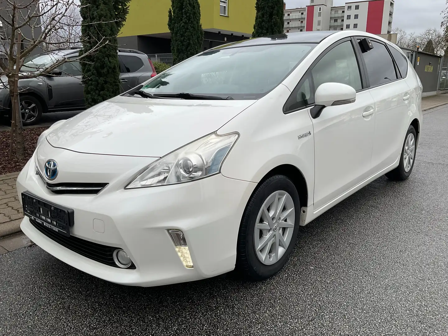 Toyota Prius Prius+ (Hybrid) Life Kfz hat Hagelschaden Weiß - 1