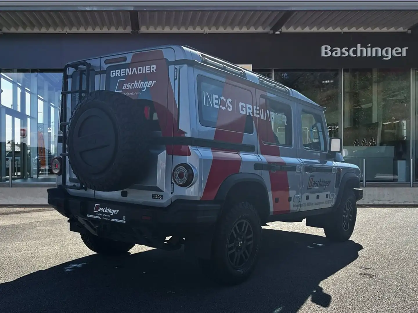 Ineos Grenadier StationWagon 3.0 Benzin Fieldmaster Vorführer Silber - 2