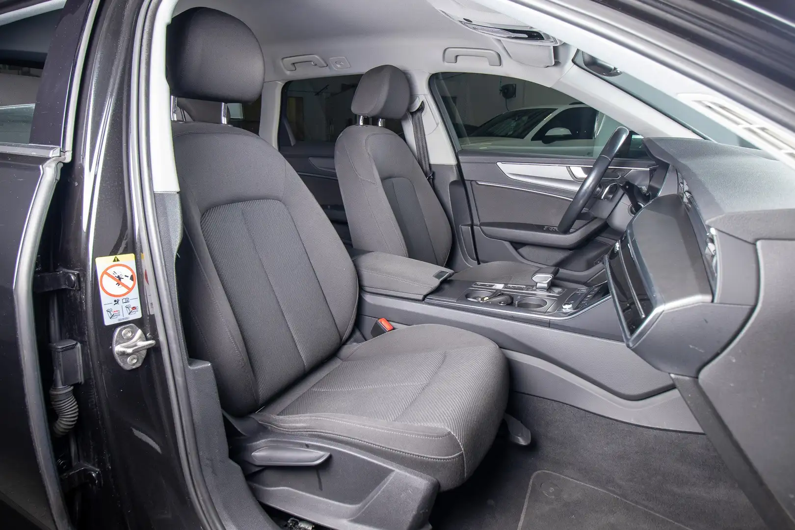 Audi A6 Avant 45 3.0 tdi mhev quattro tiptronic Zwart - 2