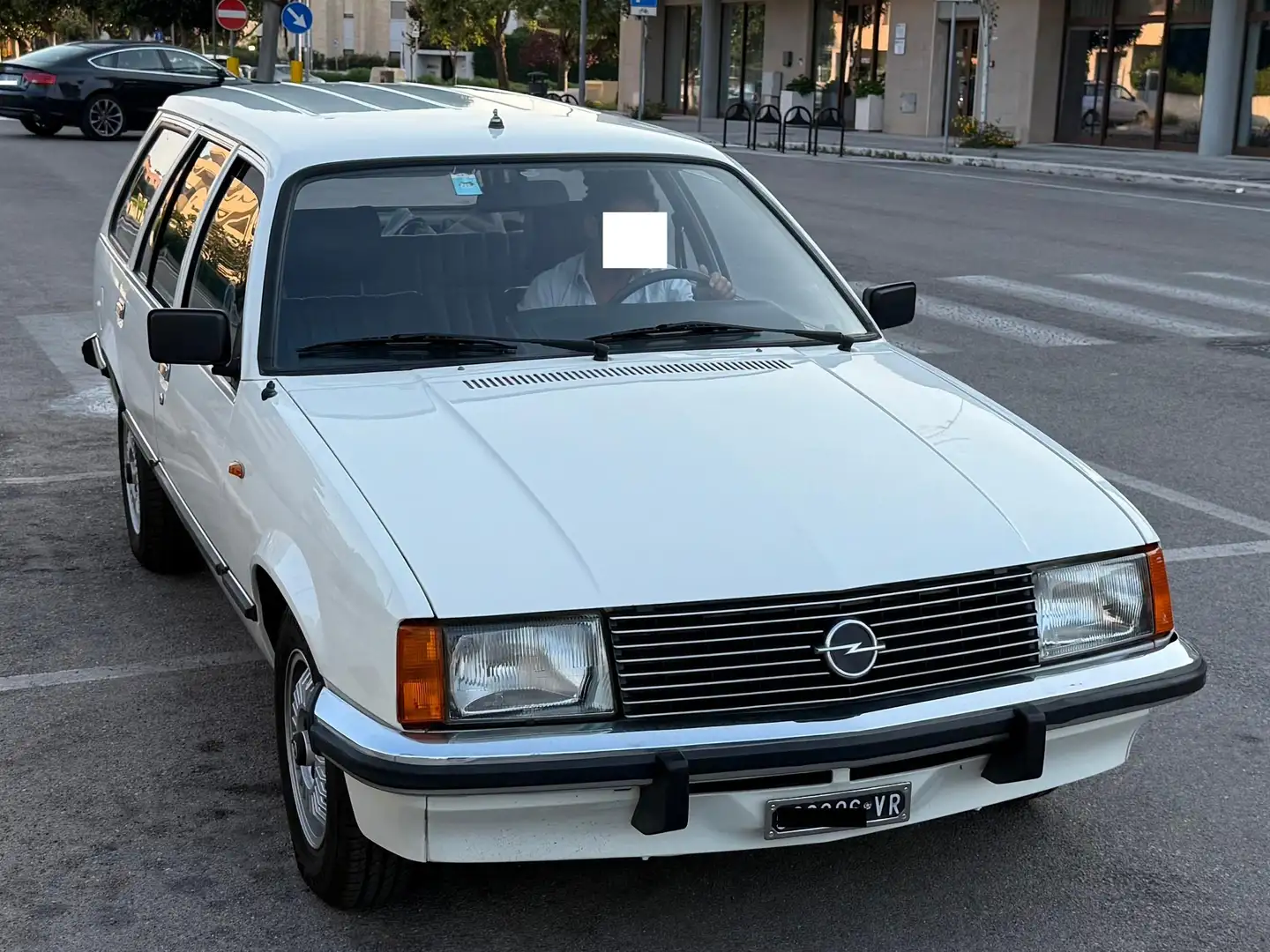 Opel Rekord E1 2.0s benzina Caravan Blanco - 2