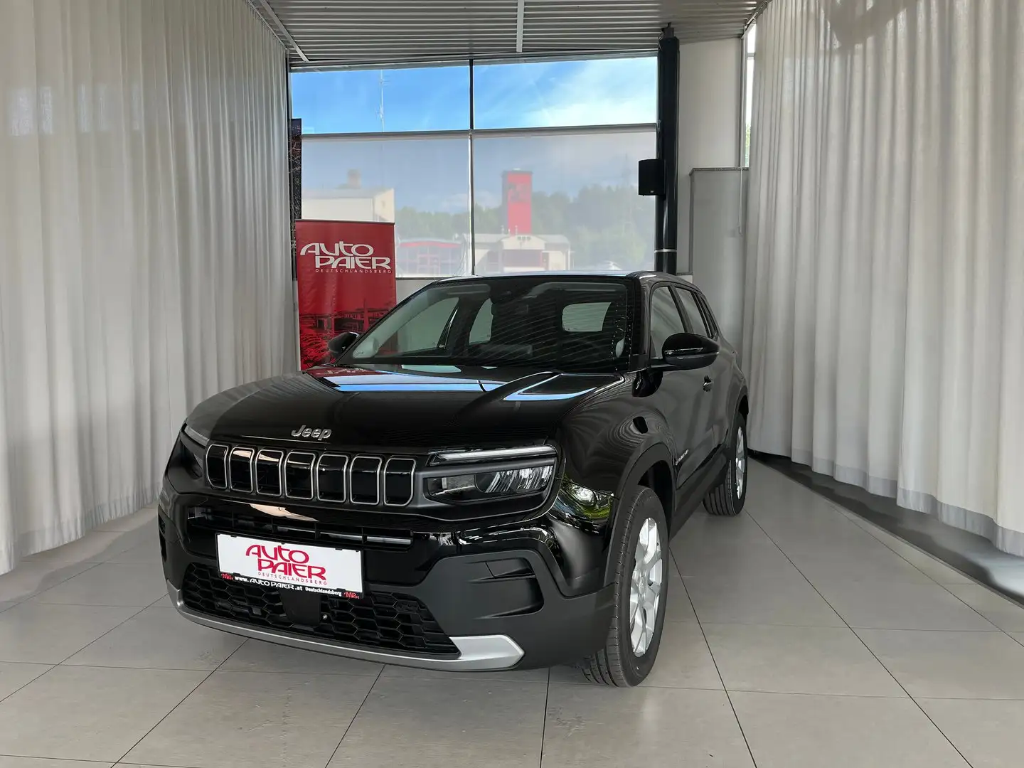 Jeep Avenger 1.2 e-Hybrid Altitude e-DCT6 Schwarz - 2