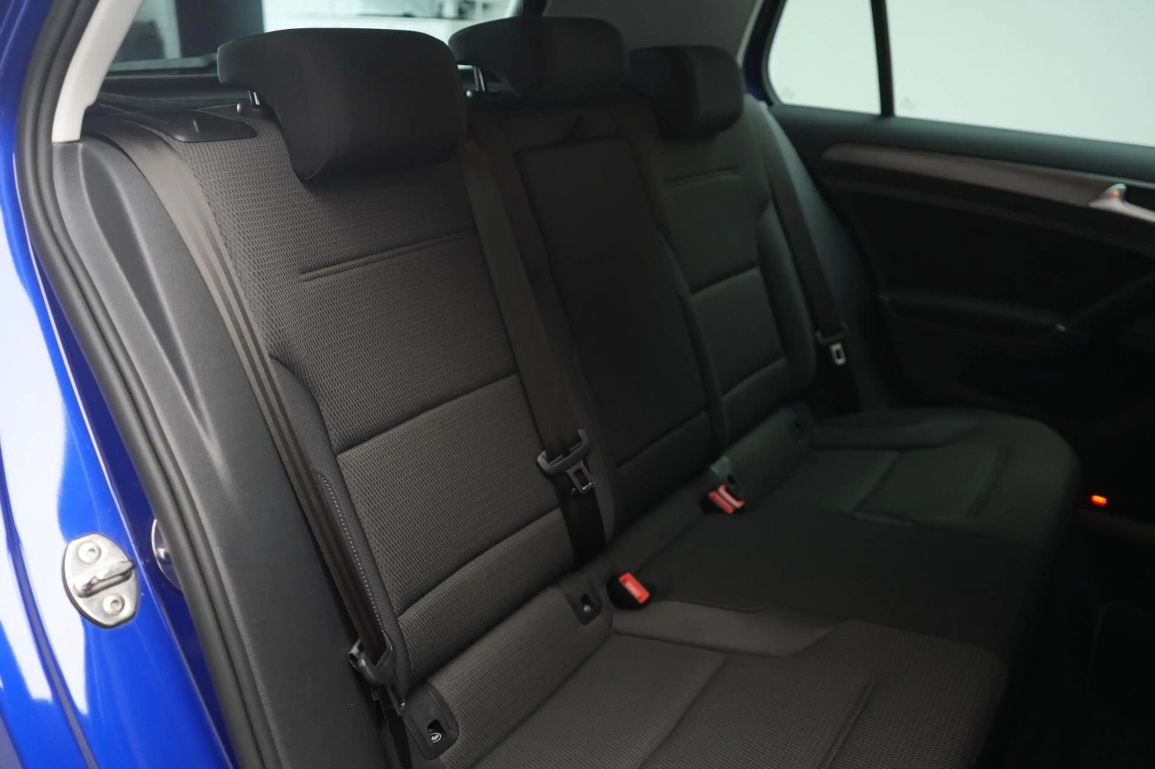 Volkswagen Golf 1.6 TDI R line Comfortline Appconnect/Temp/ — photo 12