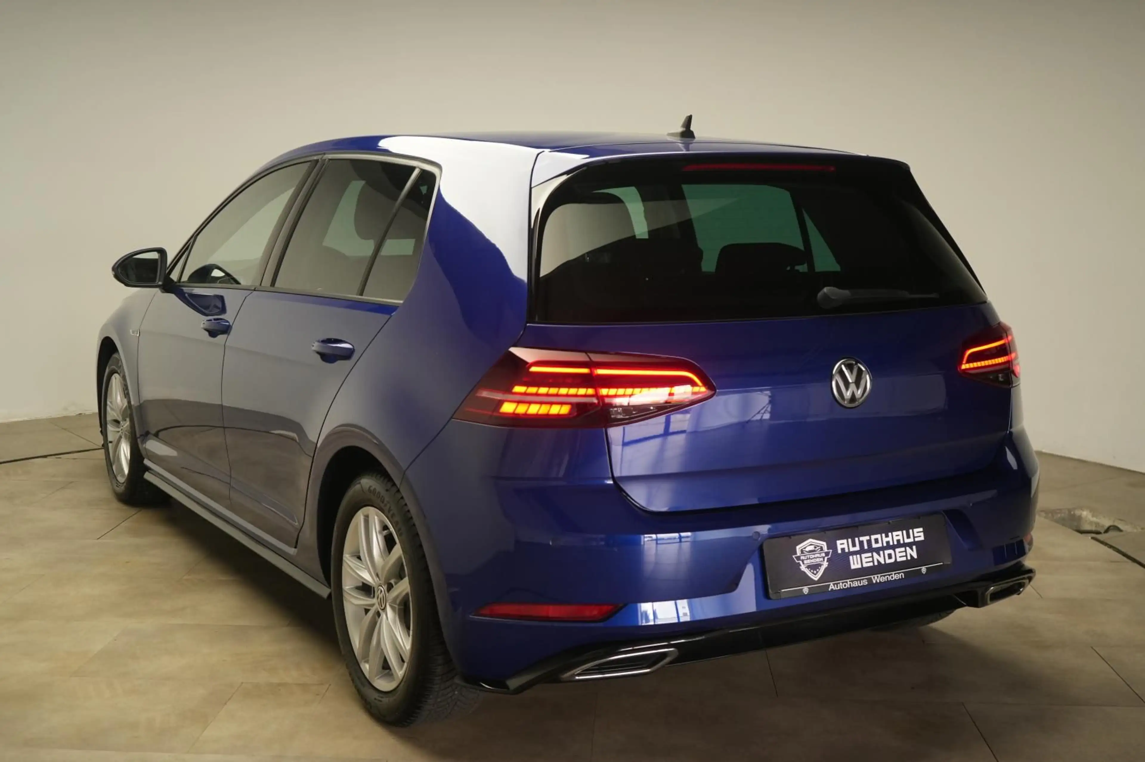 Volkswagen Golf 1.6 TDI R line Comfortline Appconnect/Temp/ — photo 7