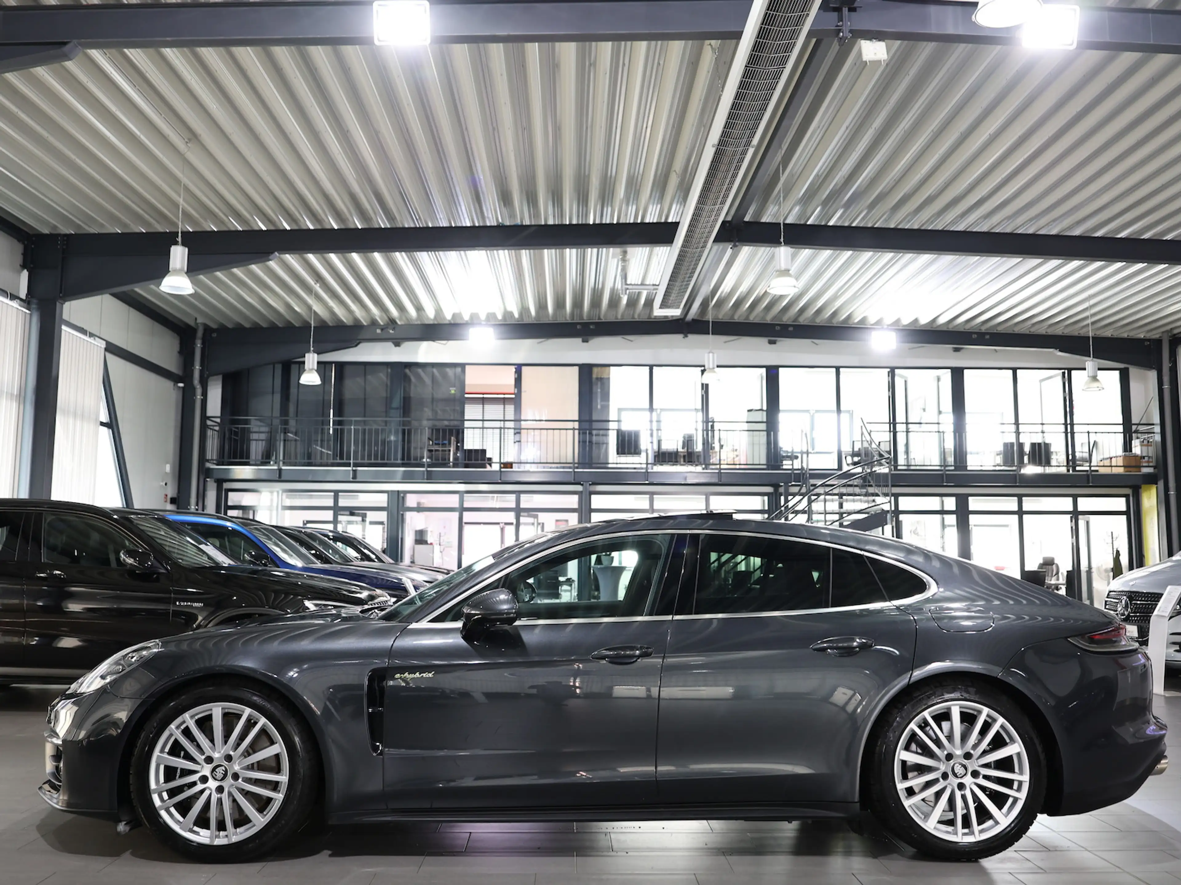 Porsche Panamera 4S E-Hybrid / PANORAMA / NEU 163000EURO — photo 9