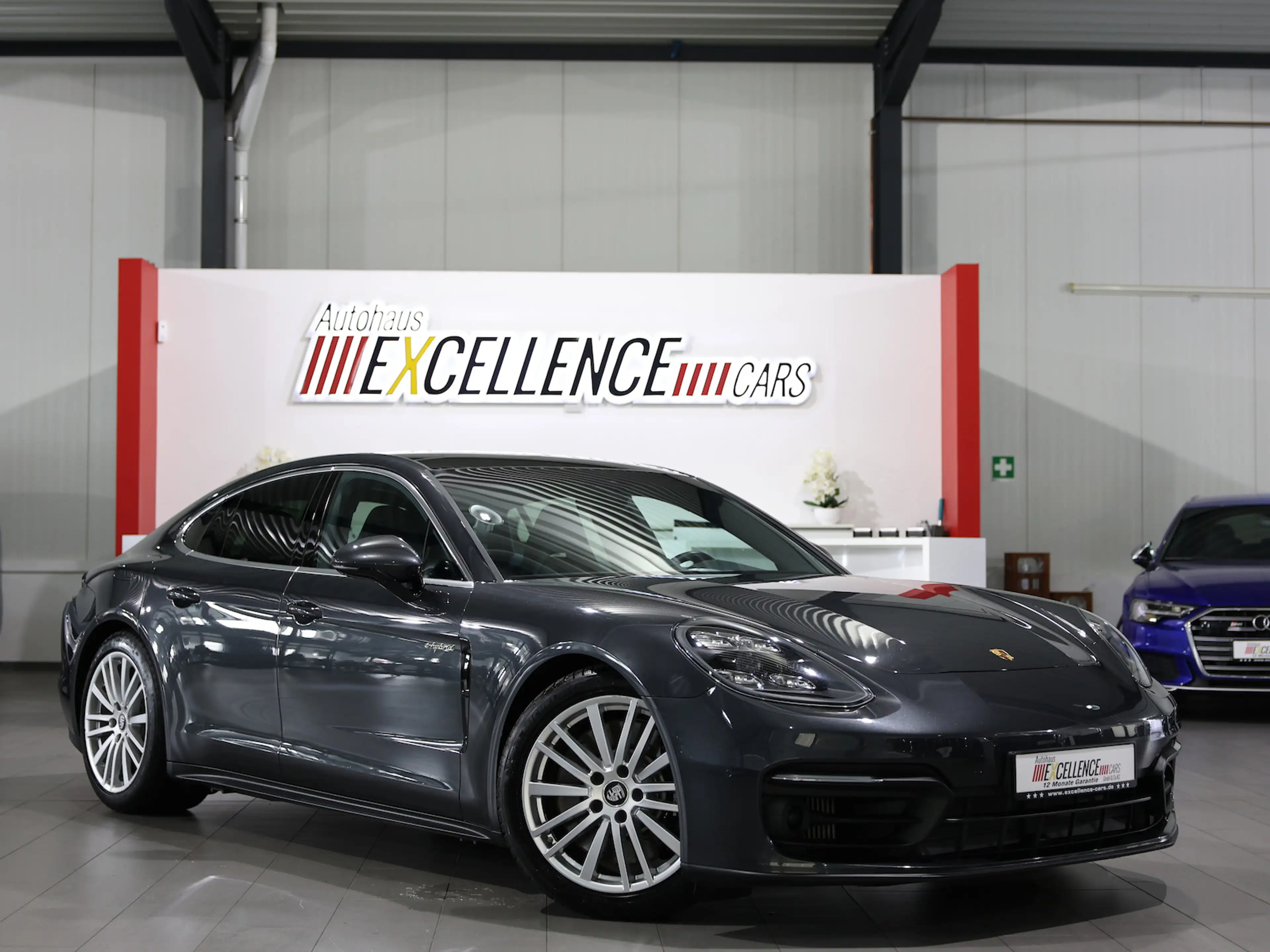 Porsche Panamera 4S E-Hybrid / PANORAMA / NEU 163000EURO