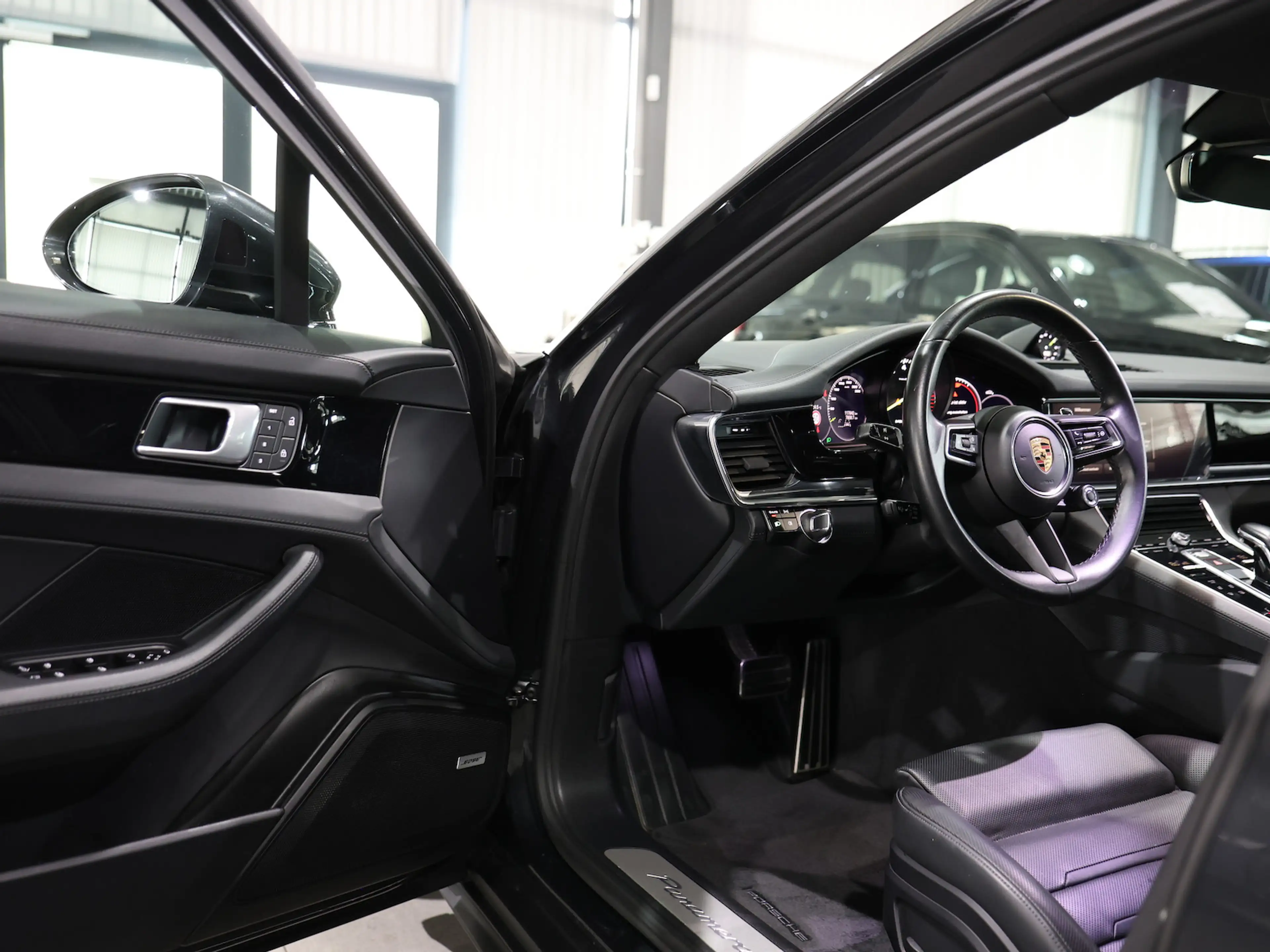 Porsche Panamera 4S E-Hybrid / PANORAMA / NEU 163000EURO — photo 15