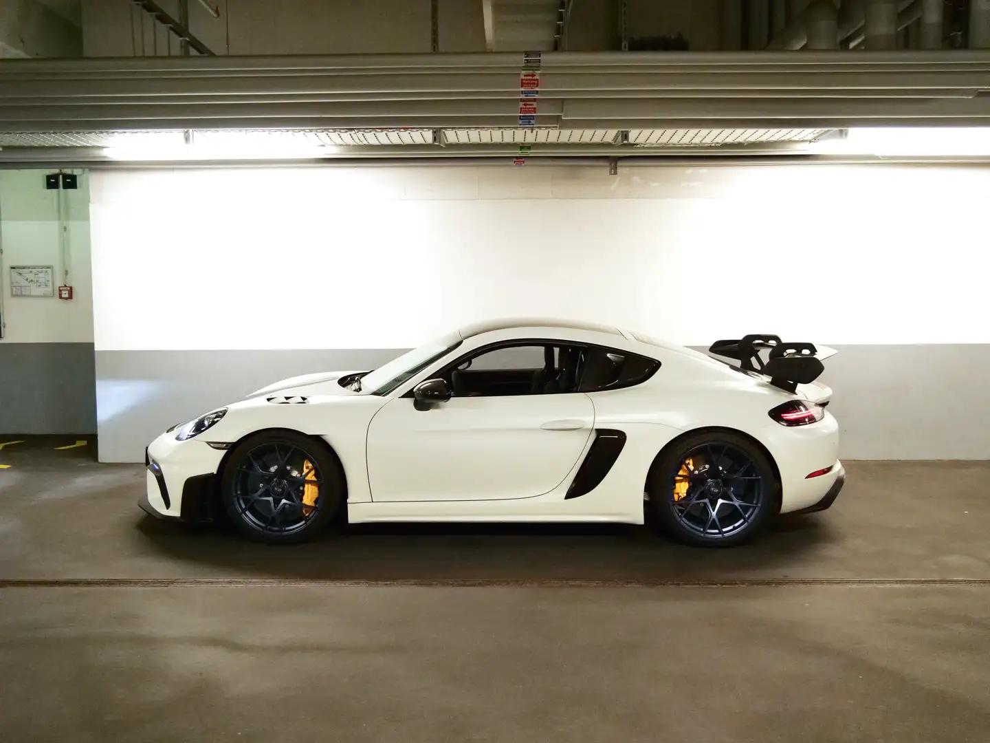 Porsche 718 718 Cayman GT4 RS Weiß - 1