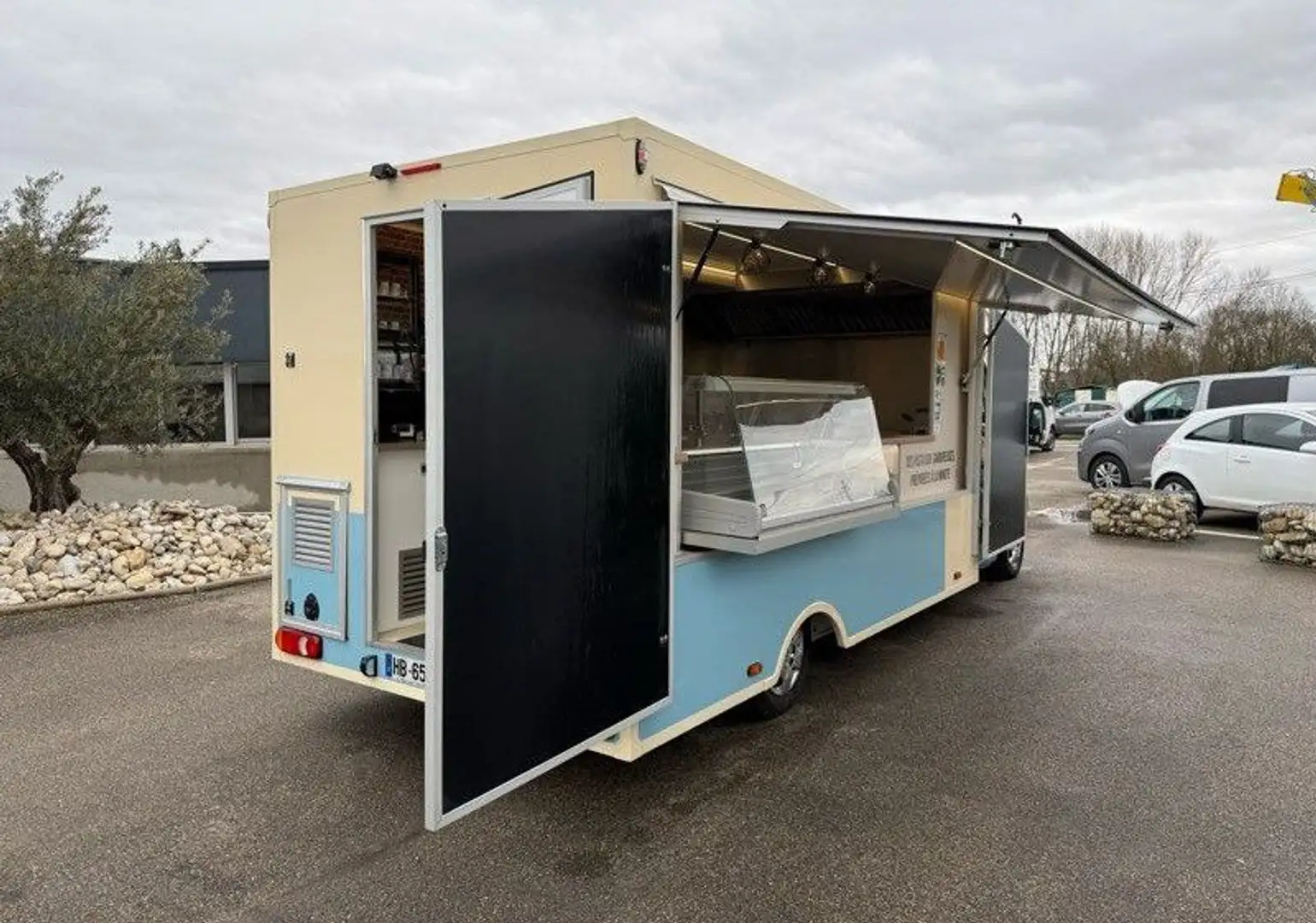 Nissan NV400 63490HT 1087.65HT sur 59 mois interstar food truck COMME NEUF 5000KMS - 2