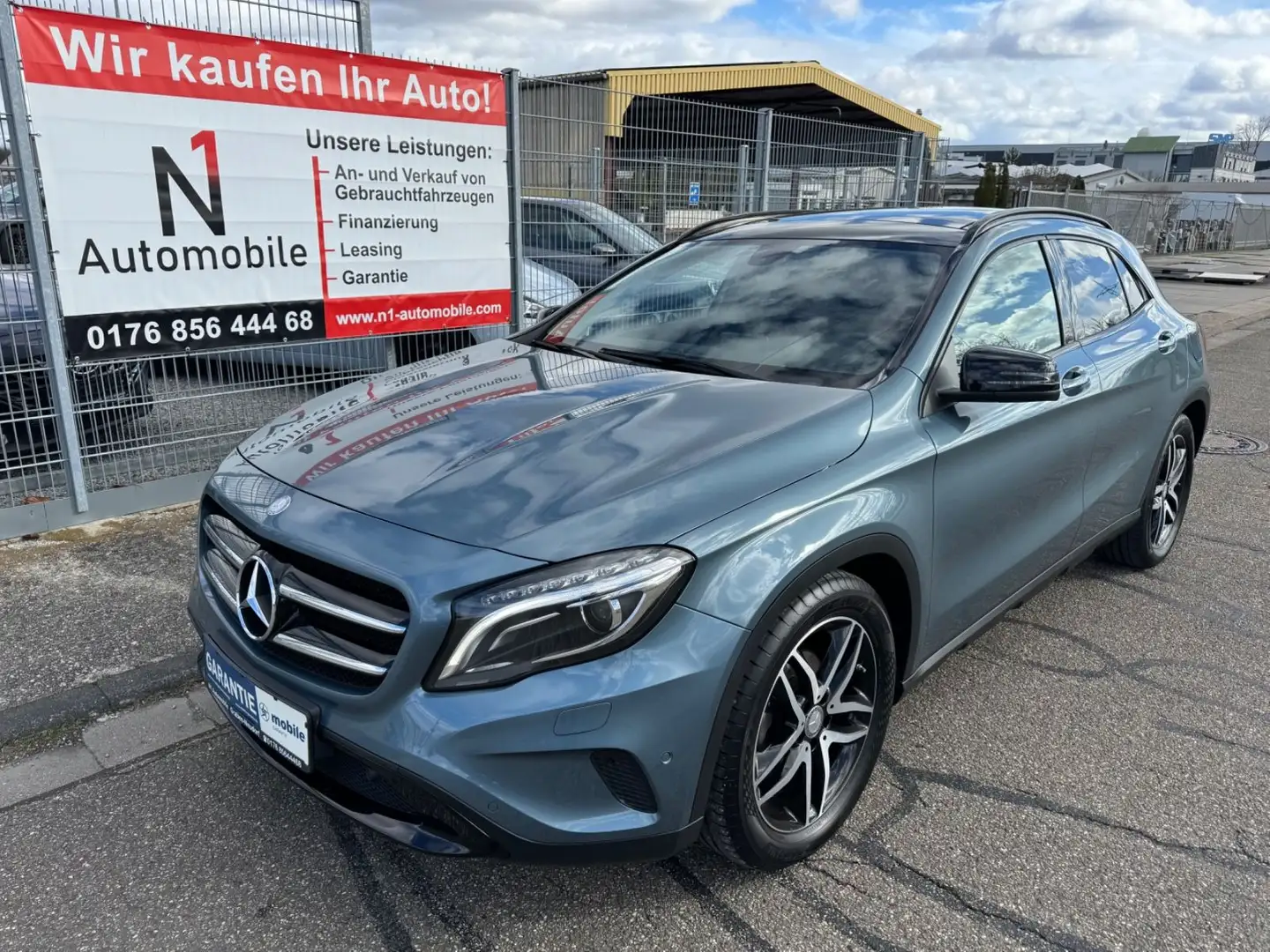 Mercedes-Benz GLA 200 CDI URBAN*Navi*Xenon*Panorama*Kamera* Modrá - 1