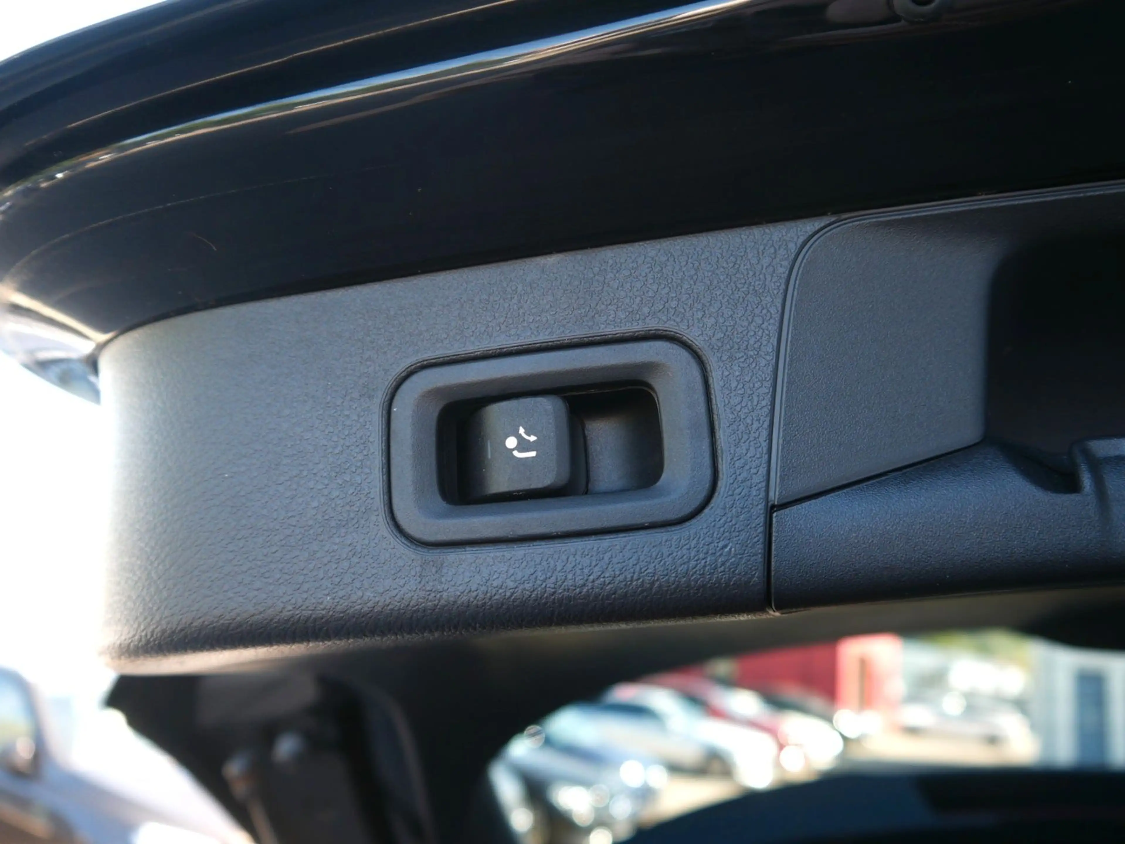 Mercedes-Benz B 250 e   AMG/Night-Paket/Park-Assistent — photo 12