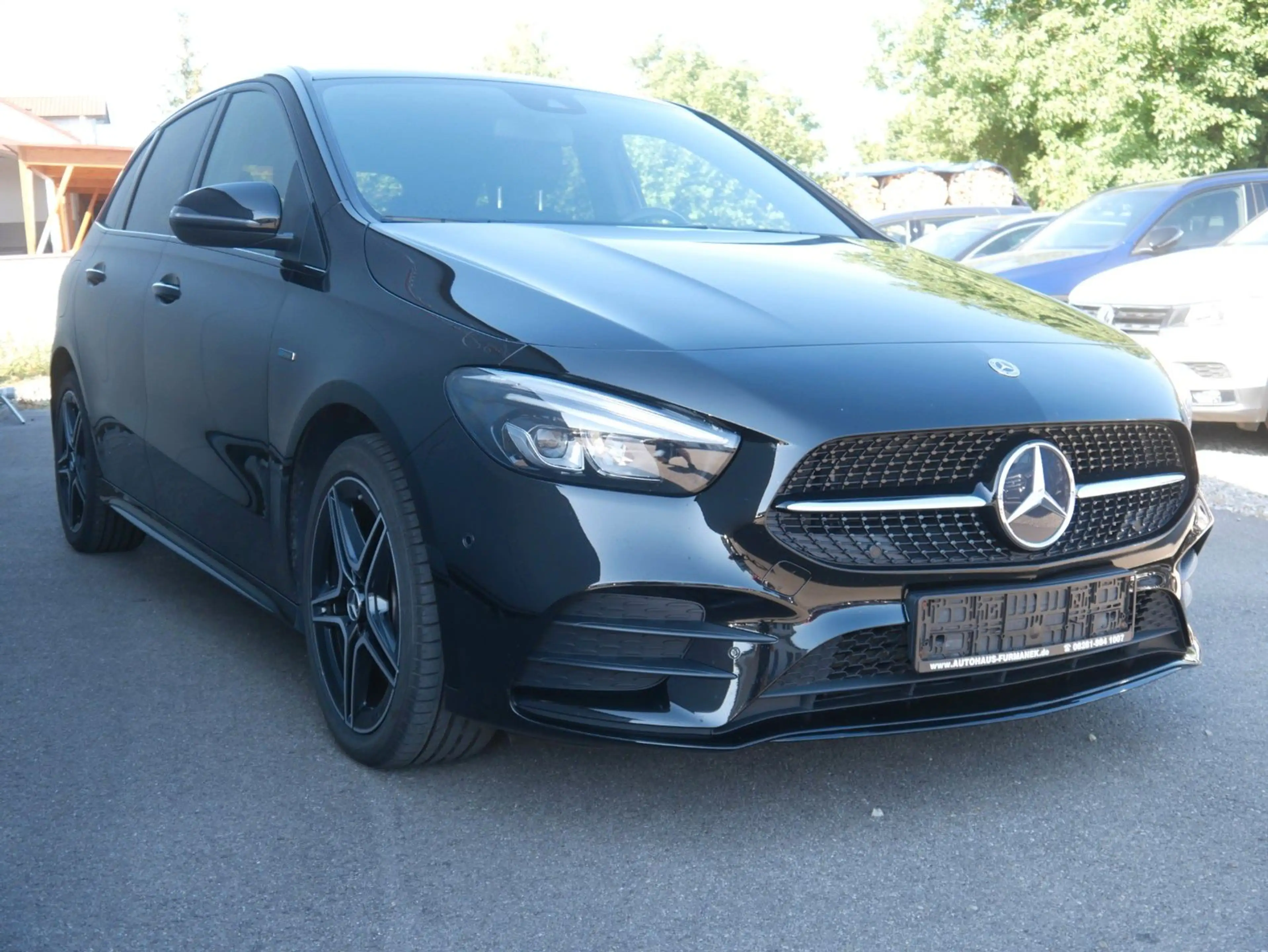 Mercedes-Benz B 250 e   AMG/Night-Paket/Park-Assistent — photo 5