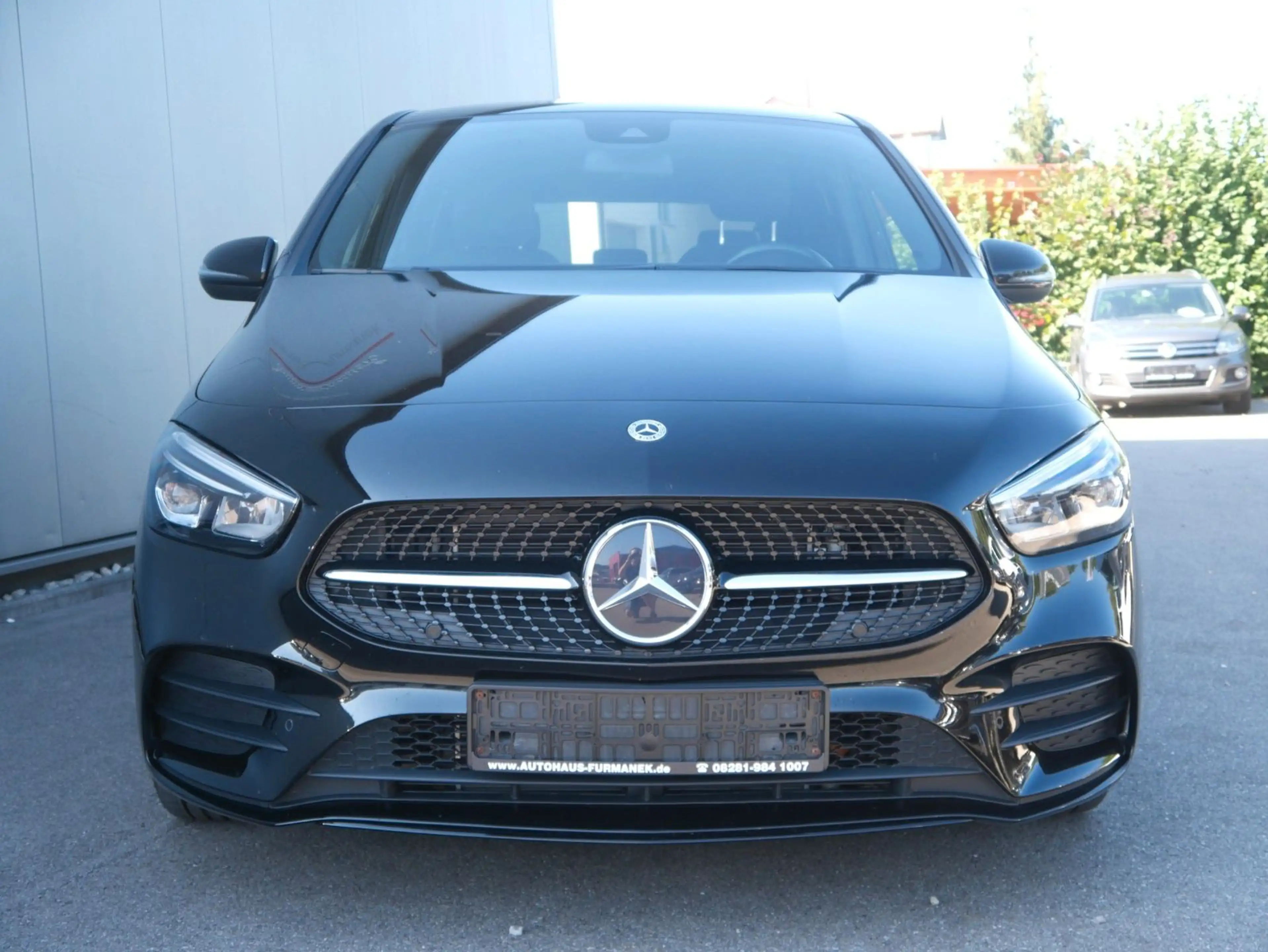 Mercedes-Benz B 250 e   AMG/Night-Paket/Park-Assistent — photo 6