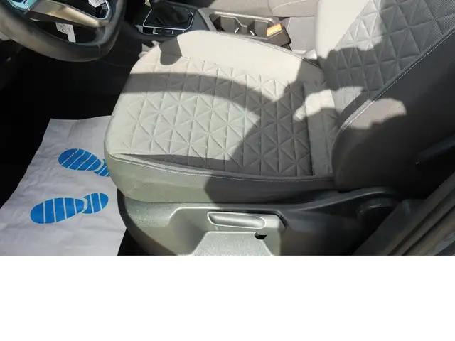 Volkswagen Tiguan view 12