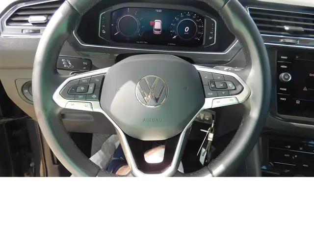 Volkswagen Tiguan view 9