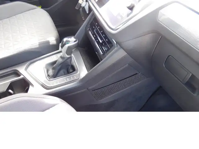 Volkswagen Tiguan view 22