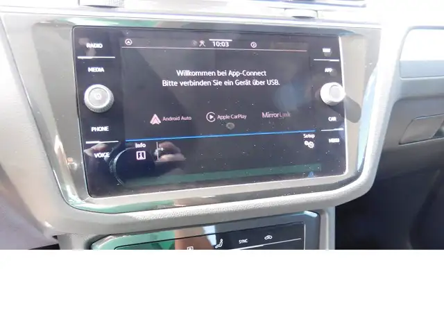 Volkswagen Tiguan view 5