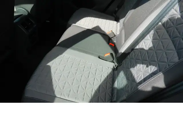 Volkswagen Tiguan view 21