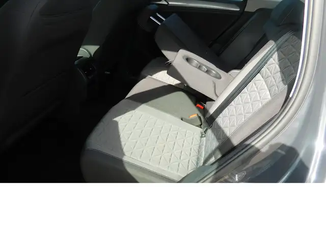Volkswagen Tiguan view 13