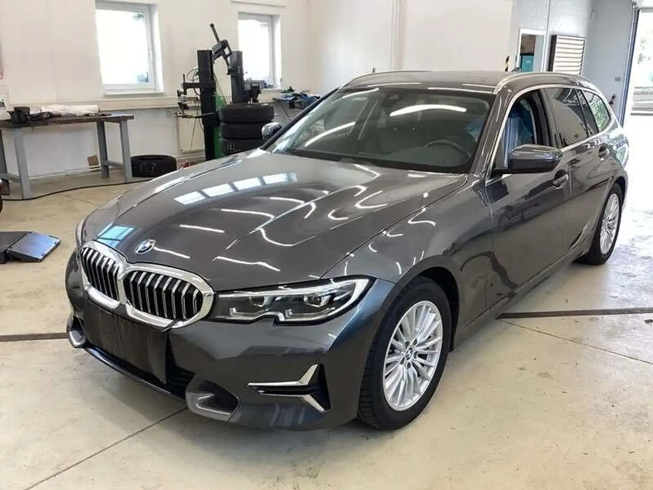 BMW 320