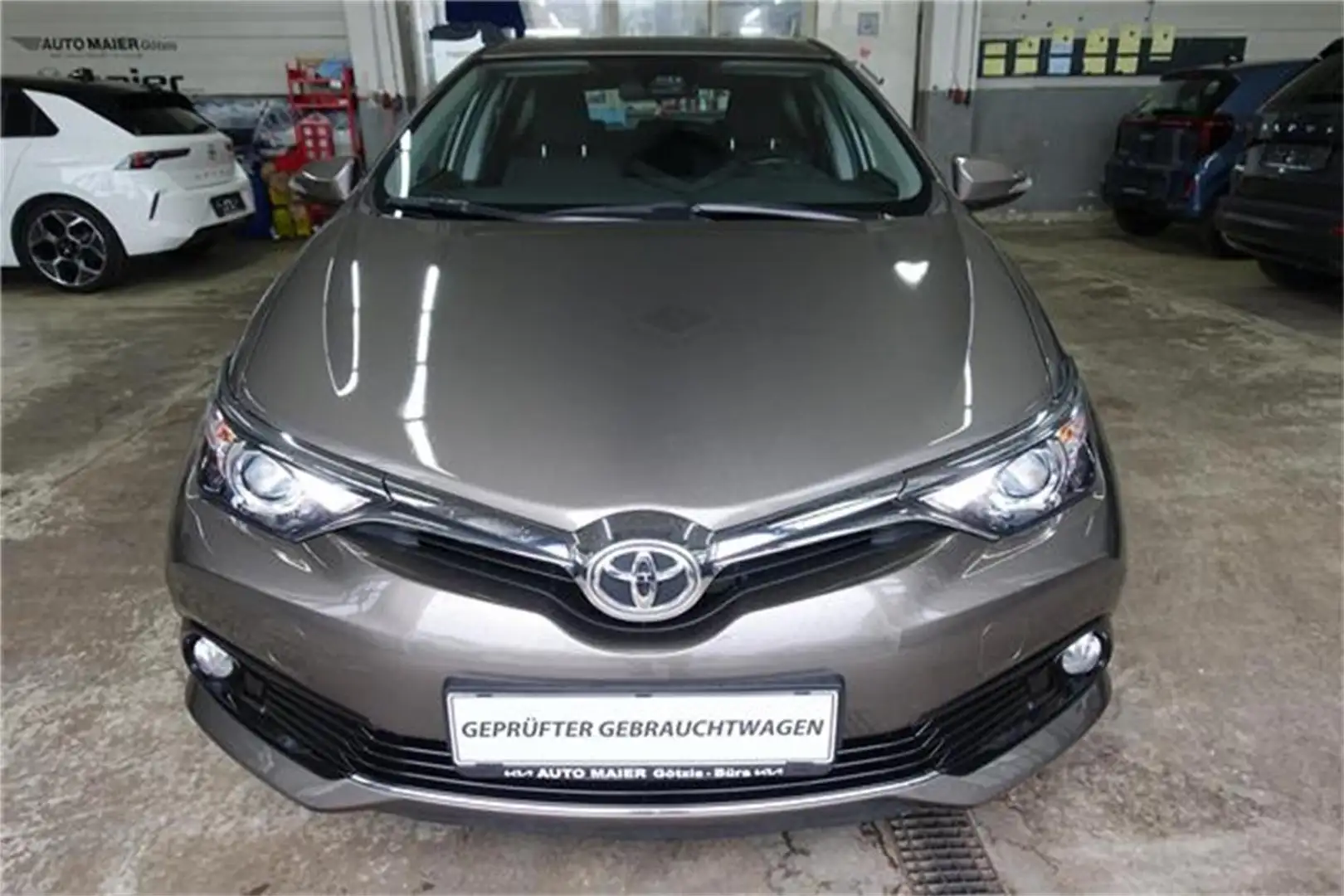 Toyota Auris 1,2 Turbo Active Grijs - 2