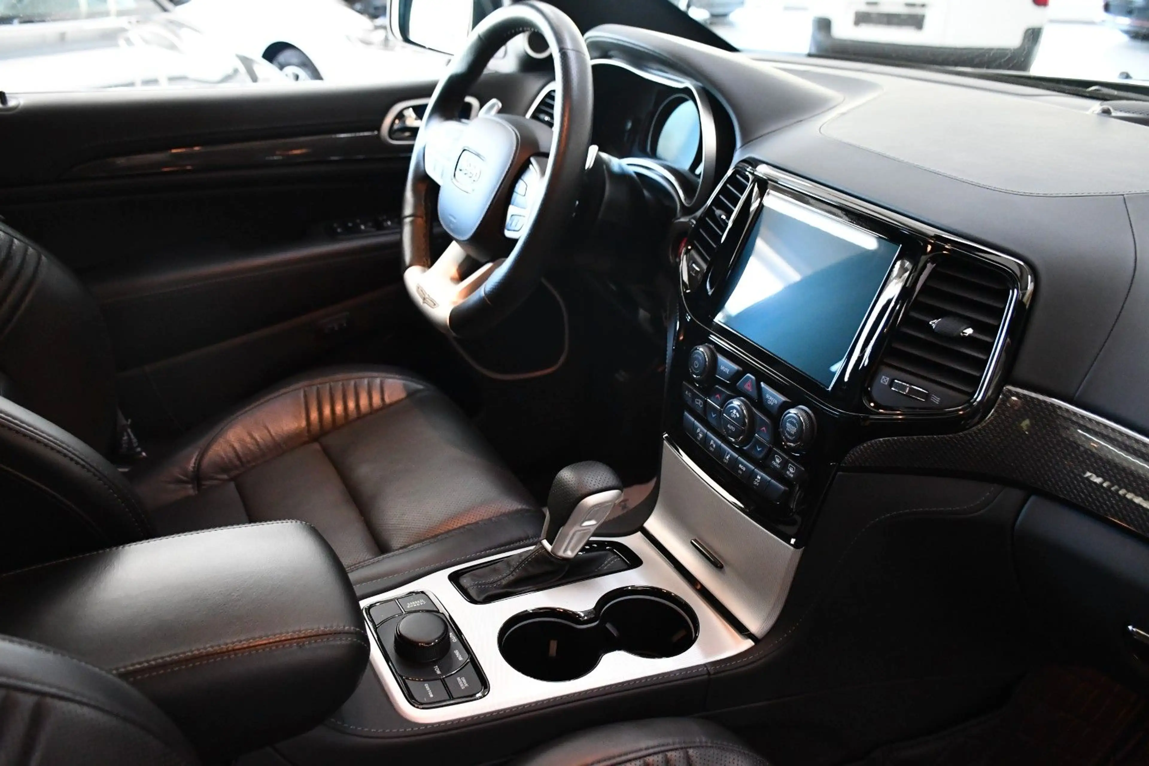 Jeep Grand Cherokee 6.2 V8 Trackhawk — photo 13