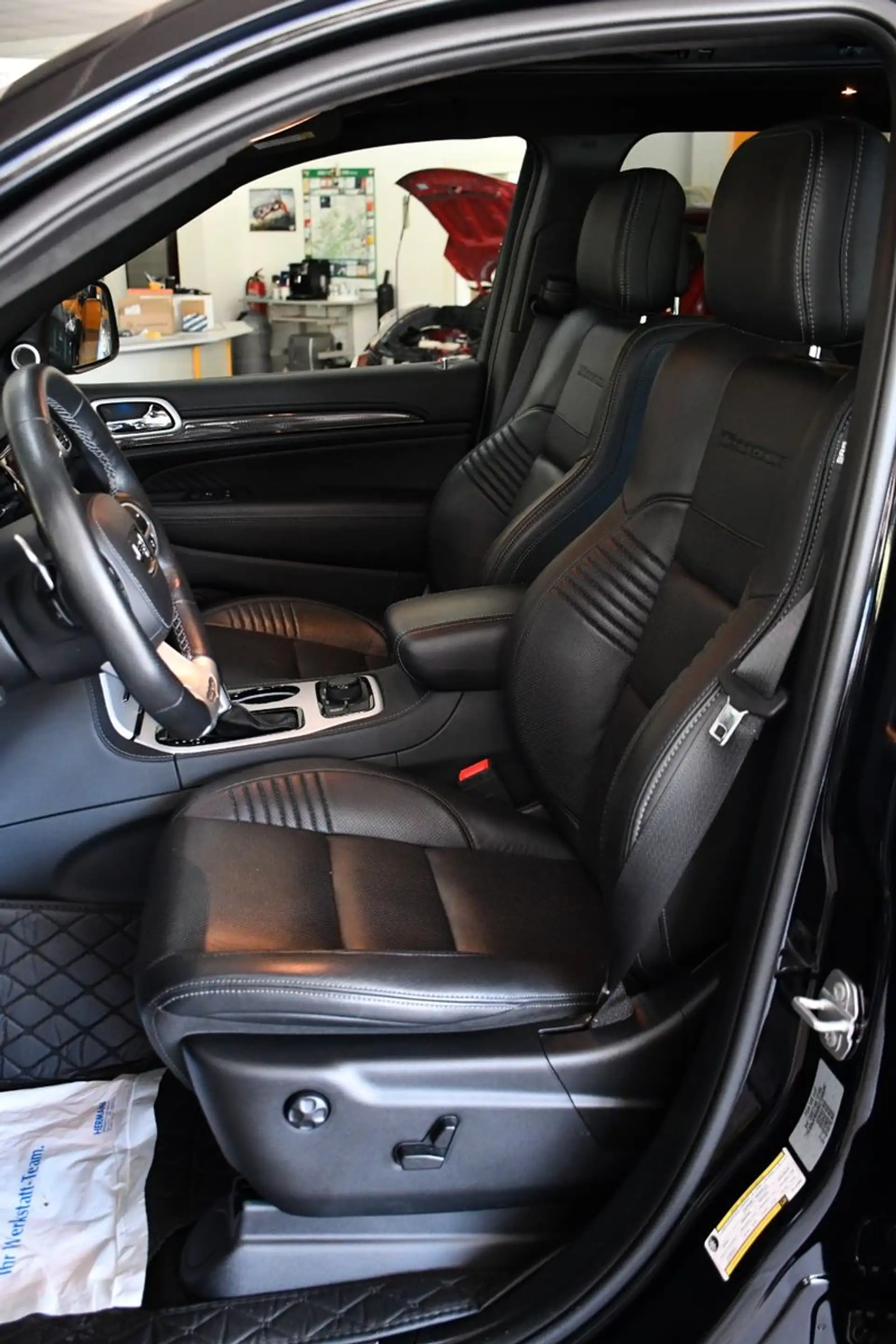 Jeep Grand Cherokee 6.2 V8 Trackhawk — photo 9