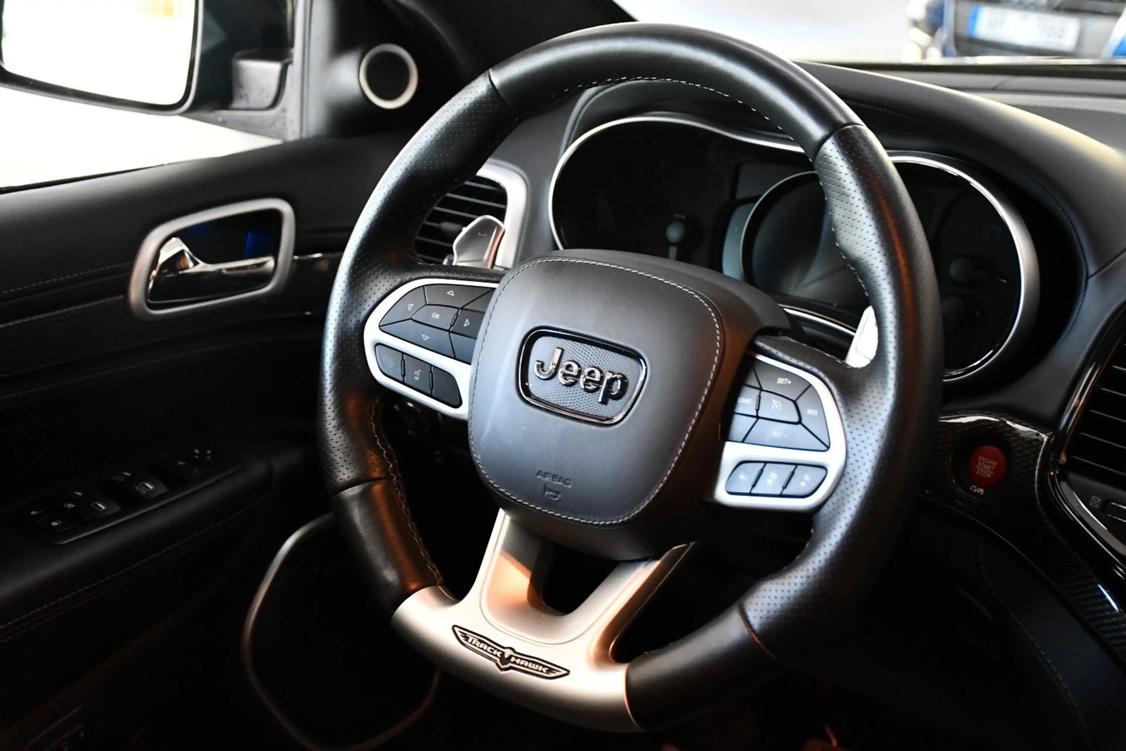 Jeep Grand Cherokee 6.2 V8 Trackhawk — photo 15