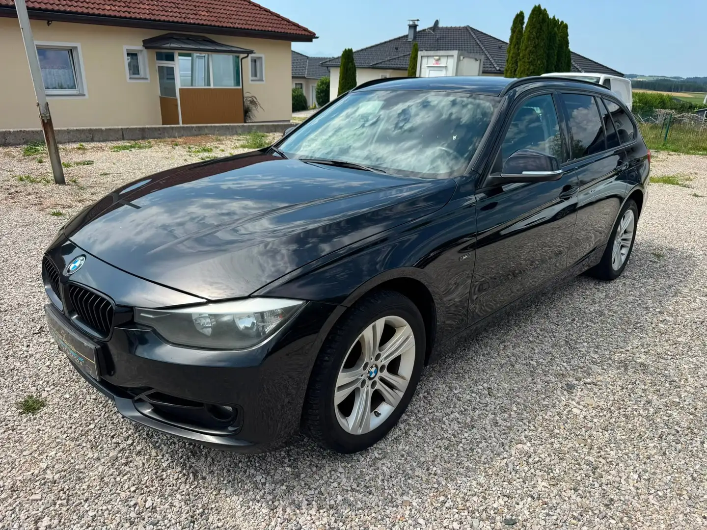 BMW 320 320 d xDrive AUTOMATIK Schwarz - 1